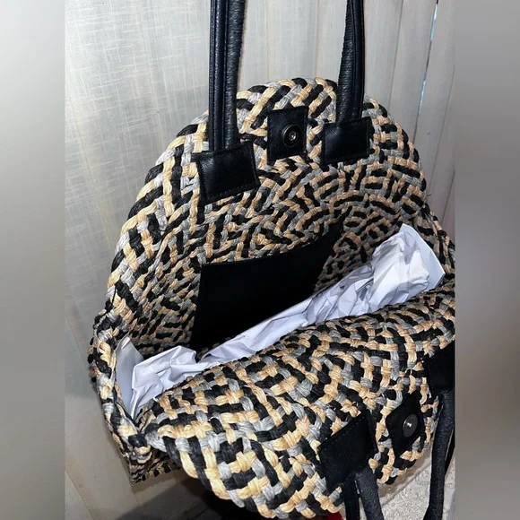 NWT! Time and Tru Neutrals Large Circle Straw Tote - Picture 4 of 6